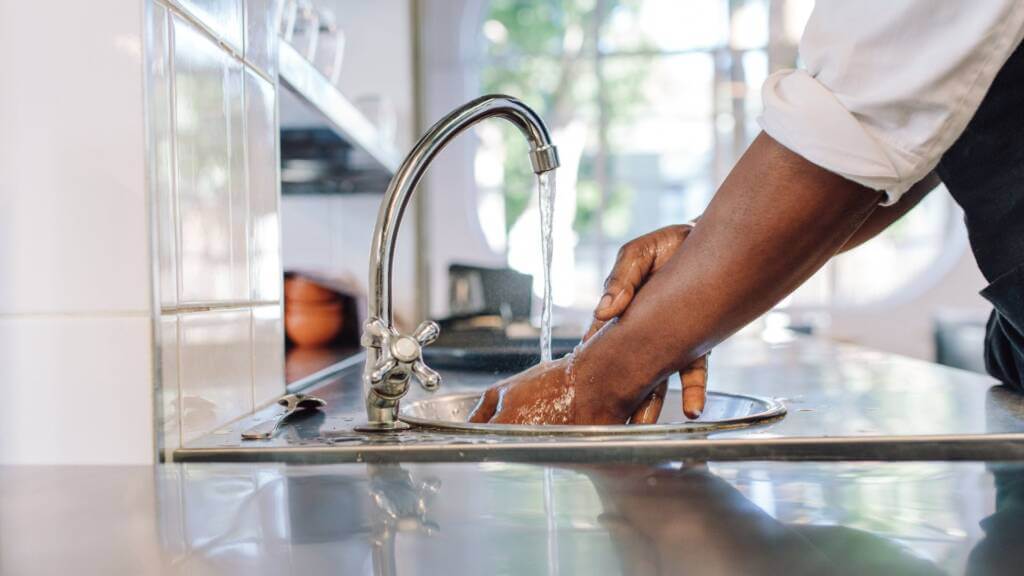 chef washing hands no hot water
